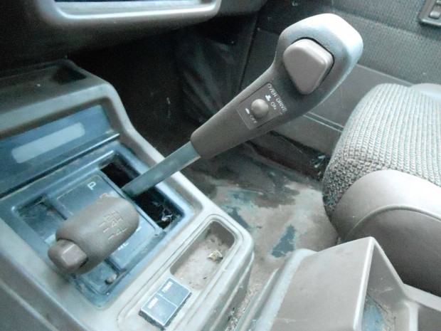 Isuzu Trooper 4WD,DLX-ről :335000 km-t hasz. automata váltó