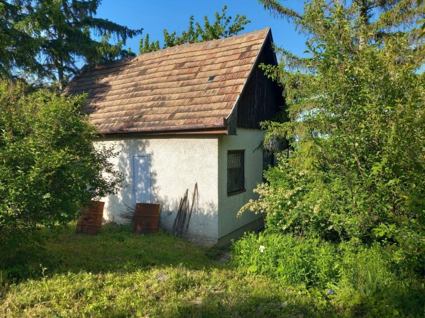 Iszkaszentgrgyn elad zrtkerti csaldi hz