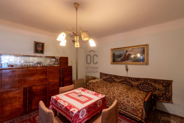 Isztim�ri elad� vegyesfalazat� csal�di h�z