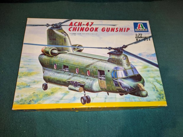 Italeri ACH-47 Chinook makett