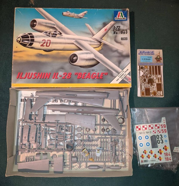 Italeri Il-28 makett + Eduard kiegészítő