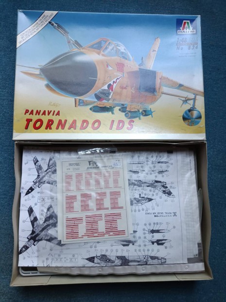 Italeri Panavia Tornado ids 1:48 megkezdett makett