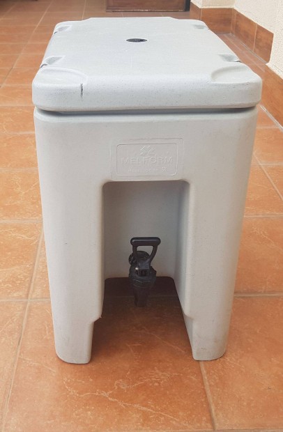 Italtároló, adagoló ( 20 literes ), csappal