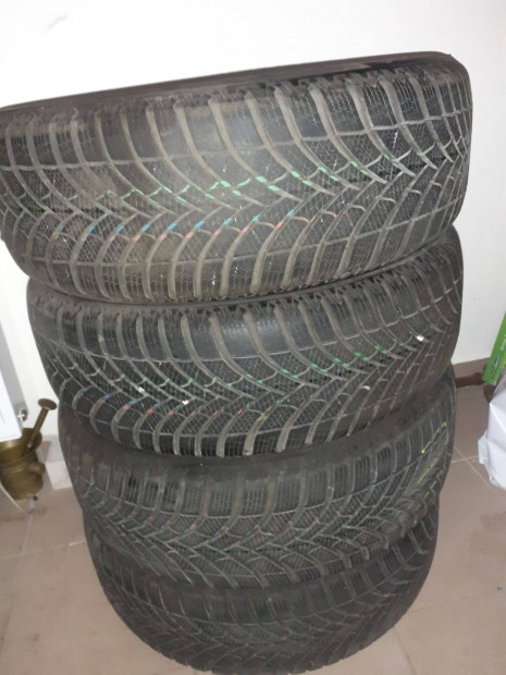 Itt a tl, kell a tligumi