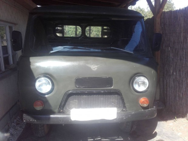 Iván névre hallgató családi UAZ 452 -től megválnék