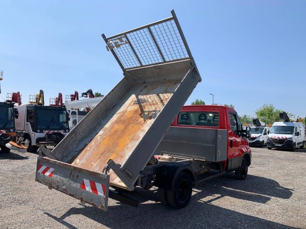 Iveco 35C13 - billenőplatós teherautó