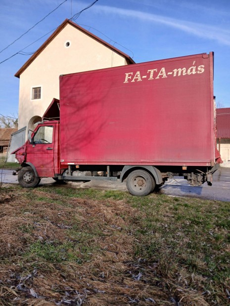 Iveco 3,5t h�tfalas