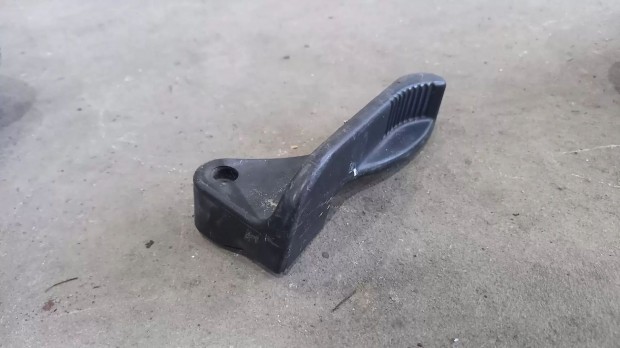 Iveco DAILY 00- Tol�ajt� tol� ajt� bels� kilincs nyit� foganty� 6092