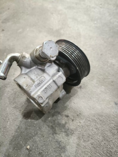 Iveco DAILY 06 2.3 Szerv�korm�ny szivatty� szerv�szivatty� szervo 4846