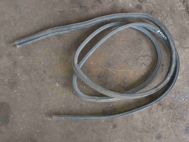 Iveco Daily Jobb Tolajt Gumikder