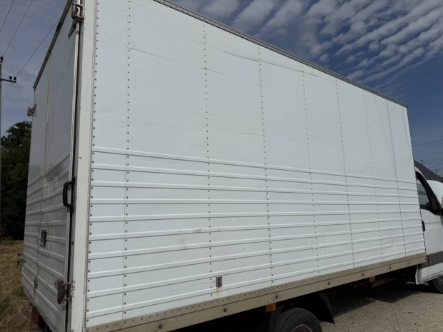 Iveco Daily doboz tároló raktár zárható felépítmény