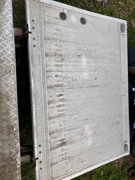 Iveco Daily emelhtfal 750Kg doboz trol raktr 