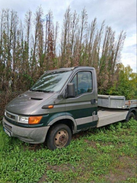 Iveco Daily vontat�