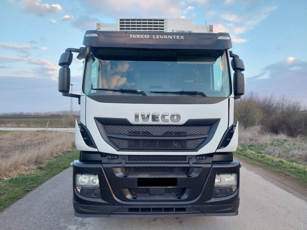 Iveco Stralis dobozos emelőhátfalas hűtős