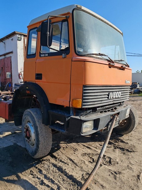 Iveco alkatrsz elad 