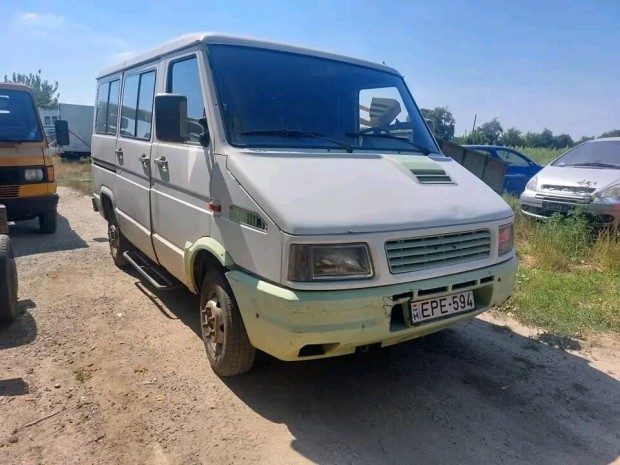 Iveco kisbusz 