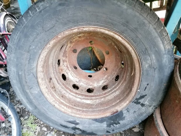 Iveco kisteherautóra duplakerék, pótkerék.