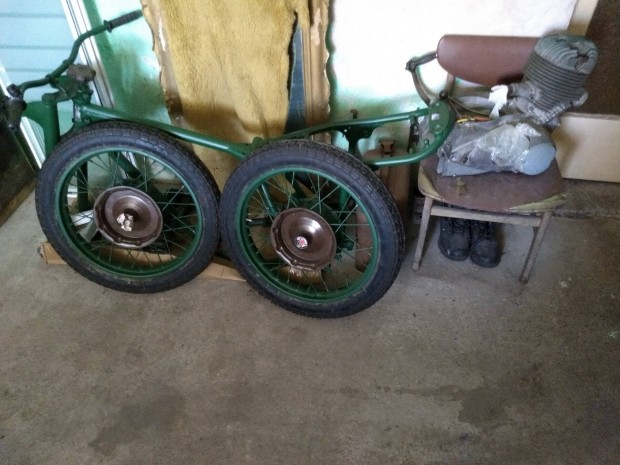 Izs 56 alkatrsz motor