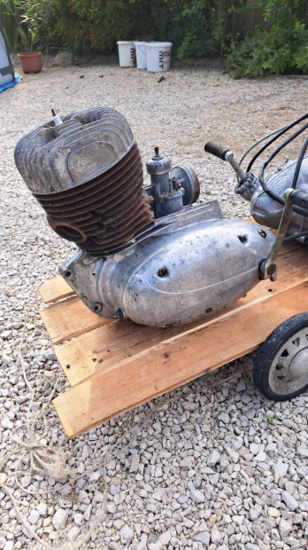 JAWA 250-es blokk feljtsra vagy alkatrsznek