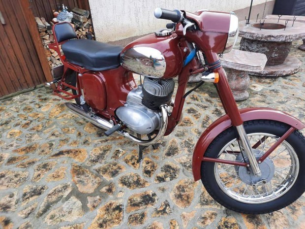 JAWA lmpa/teleszkp idom elad