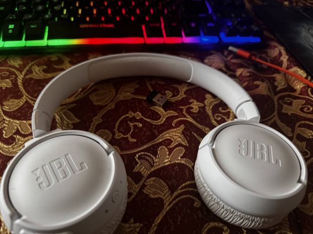 JBL Bluetooth Fejhallgat