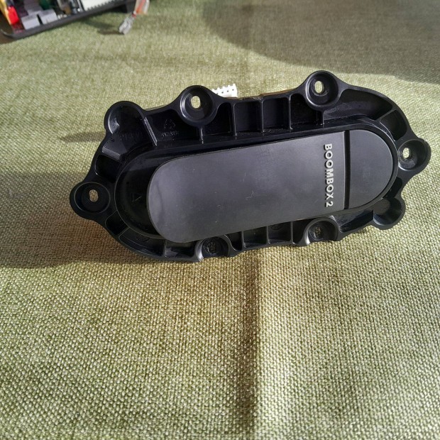 JBL Boombox 2 töltőcsatlakozó