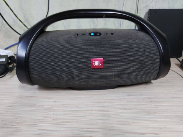 JBL Boombox Hordozhat Hangszr Bluetooth Vzll Adapterrel