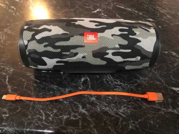 JBL Charge 4