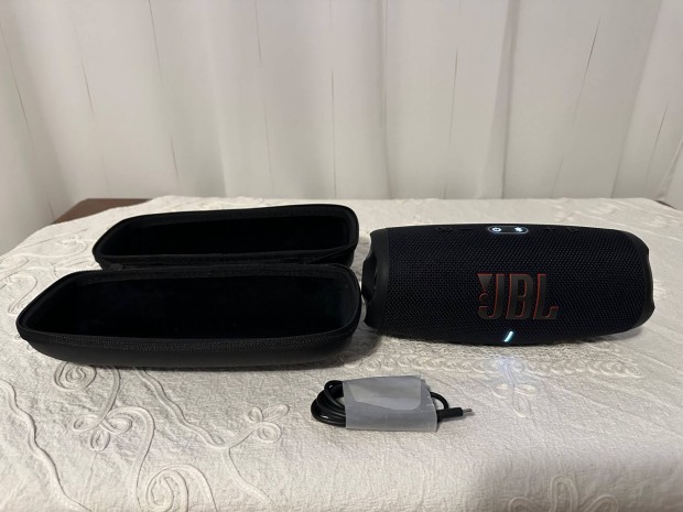 JBL Charge 5 + védőtok