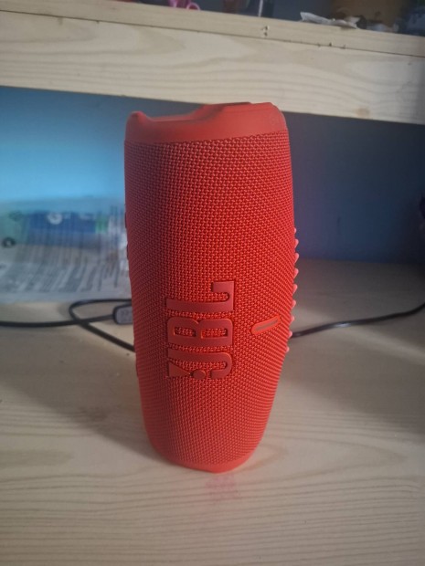 JBL Charge 5 hangsz�r�