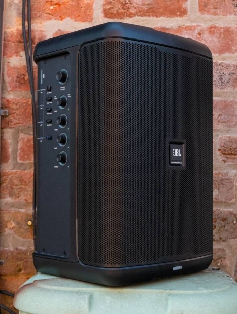 JBL EON ONE Compact 500W aktv hangfal, 4-csatorns kevervel