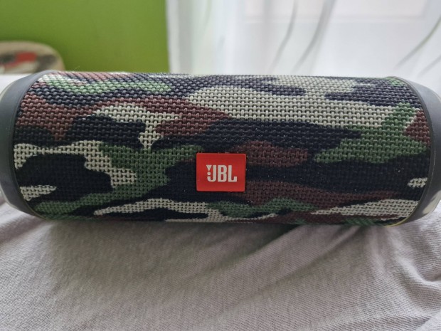 JBL Flip 4 military