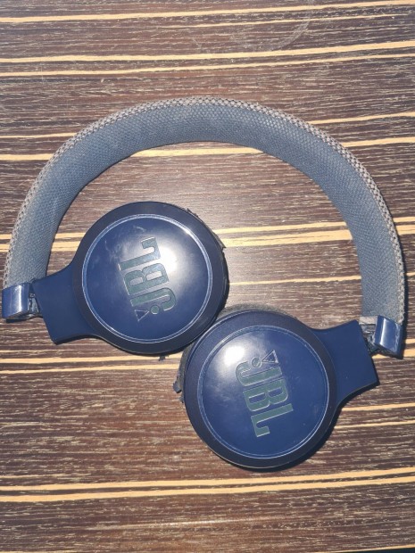 JBL LIVE 400 BT Bluetooth vezetk nlkli fejhallgat