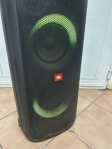 JBL Partybox 300 Hangfal, nem akksis, h�l�zatr�l m�k�dtethet�!