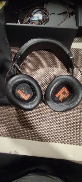 JBL Quantum 610 fejhallgató