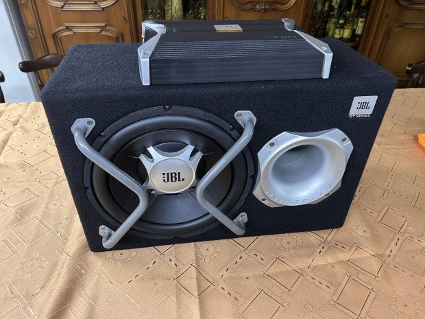 JBL m�lyl�da �s er�s�t� elad�