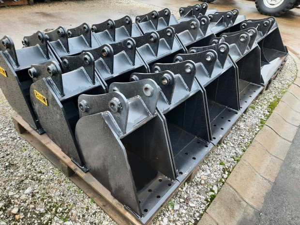 JCB 2CX �rok�s� / m�ly�s�