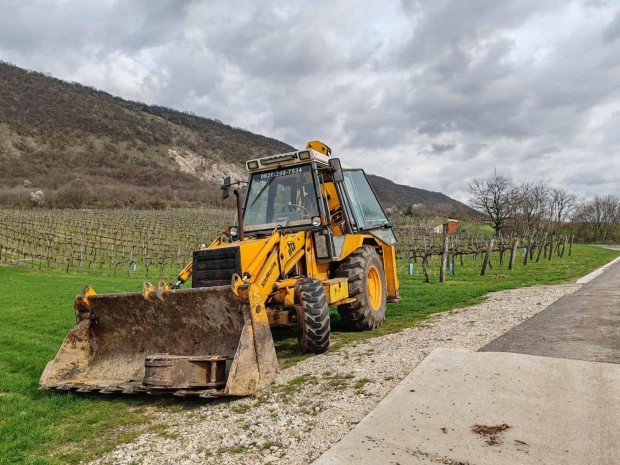 JCB 3cx elad
