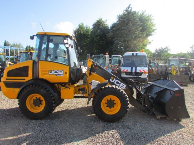 JCB 409 / 28 üzemóra / Lízing 20%-tól