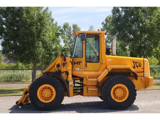JCB 426 B / 9.834 üzemóra