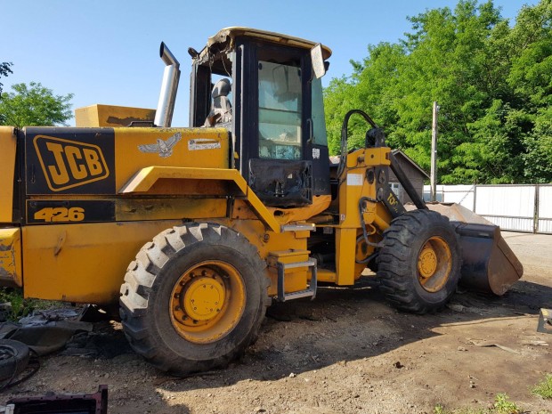 JCB 426 darabokban