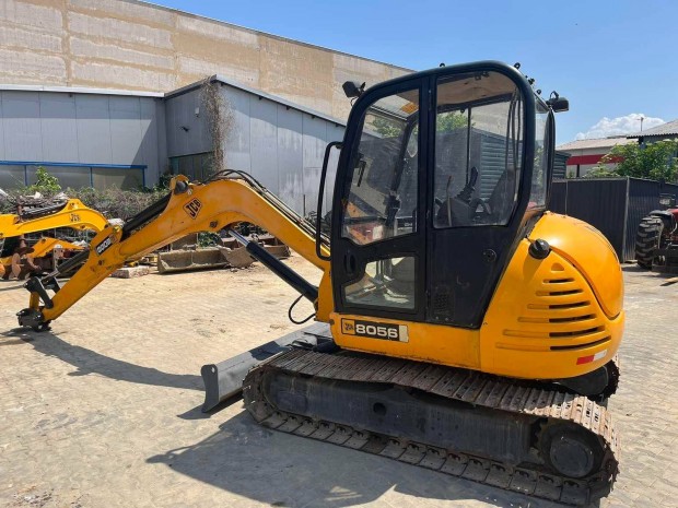 JCB 8056 gumitalpas kotró