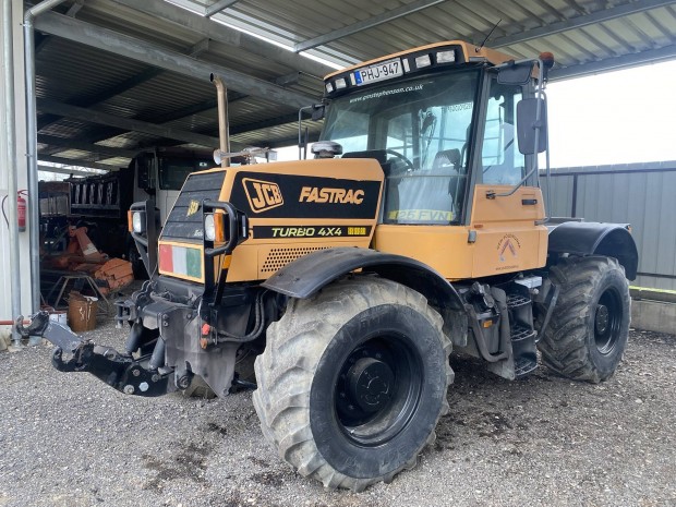 JCB Fastrac gyorstraktor max 80 km / h