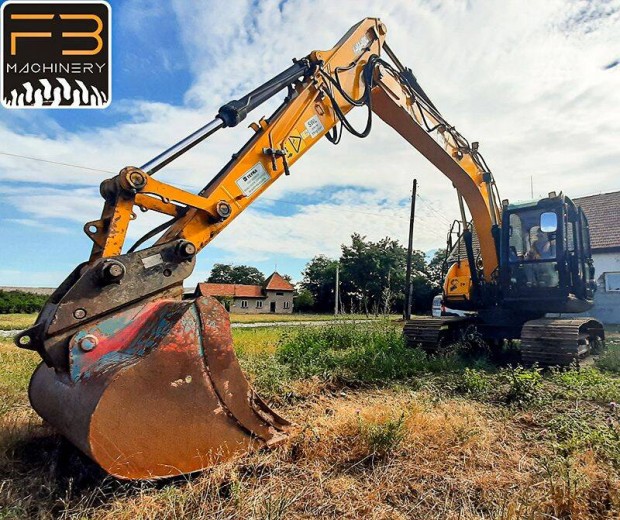 JCB JS131LC roks