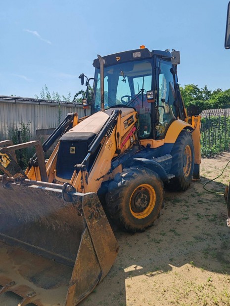 JCB XC3 Elad!