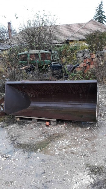 JCB cat Volvo oldalra bilen�s kan�l csere �rdekel 