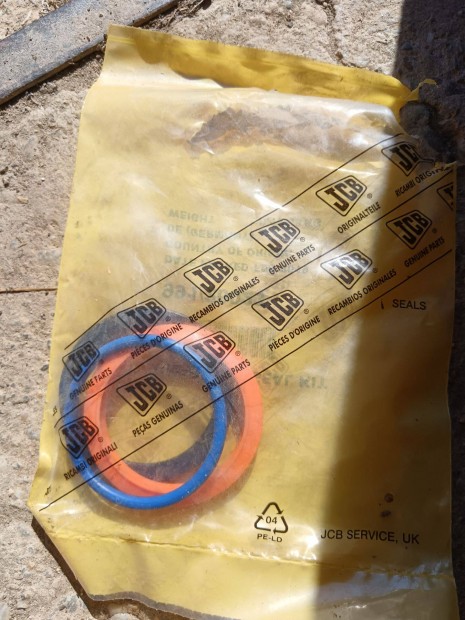 JCB t�m�t�s gumigy�r� t�bbf�le bontott csomagok negyed�ron, szett �r!!