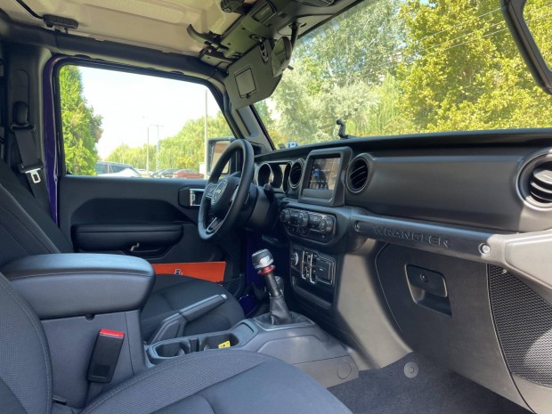 JEEP Wrangler 3.6 V6 Manual 9600 km-rel Alkalmi...