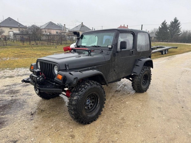 JEEP Wrangler Hard Top 4.0 Sahara OFF-Road