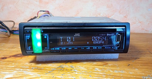 JVC BLUETOOTH-os USB-s 4×50W-os autórádió
